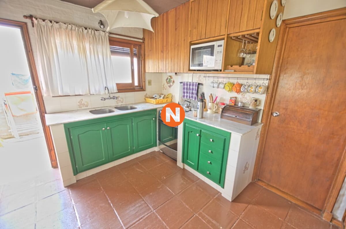 Casa en alquiler en Manantiales con piscina climatizada