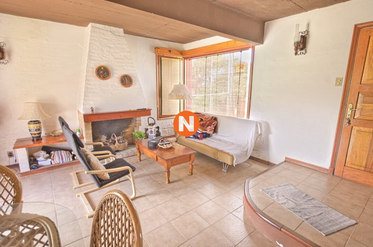 Casa en alquiler en Manantiales con piscina climatizada