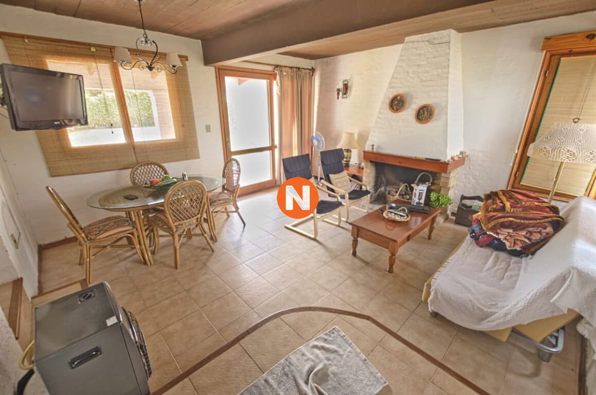 Casa en alquiler en Manantiales con piscina climatizada