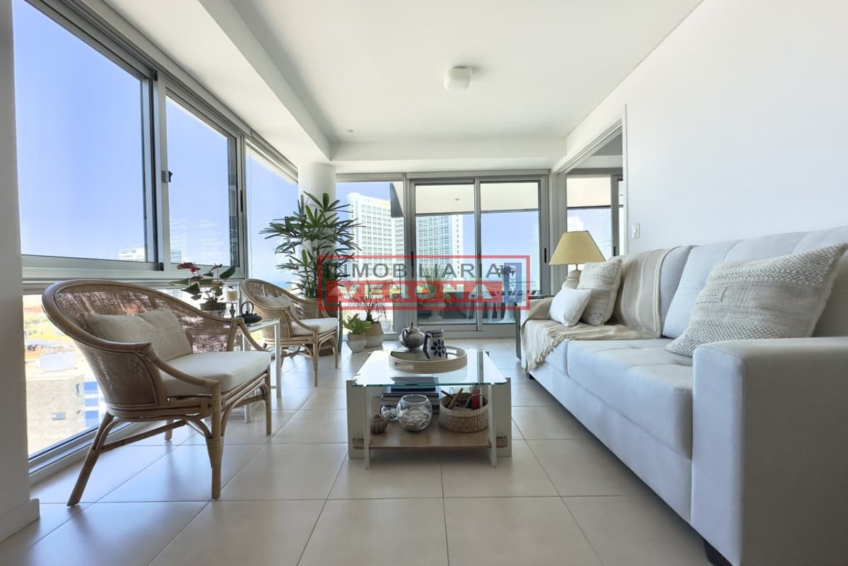 Apartamento en alquiler de temporada - Mansa - 2 Dormitorios y medio - Inmobiliaria Verona Punta
