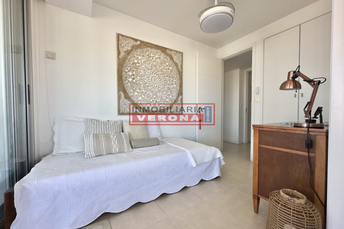 Apartamento en alquiler de temporada - Mansa - 2 Dormitorios y medio - Inmobiliaria Verona Punta