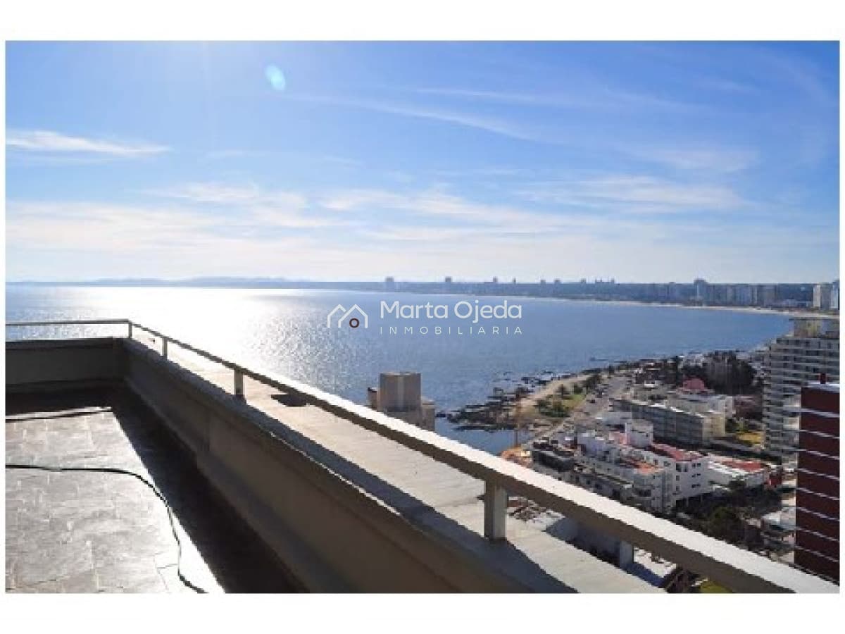 Apartamento ID.38241 - PRECIO ACTUALIZADO Apartamento con magnífica vista desde todos los ambientes al puerto , la Isla de Gorriti y la ciudad de Puntadeleste