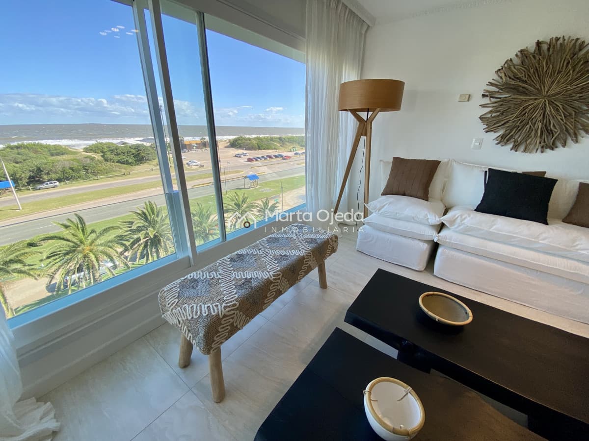 Espectacular Pent house en Playa Brava , magnífica vista al mar   -