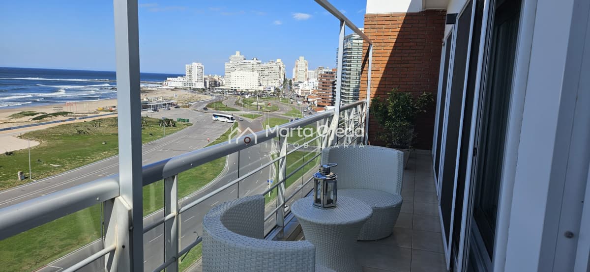 Apartamento ID.40609 - Apartamento en venta en Punta del Este con vista panorámica a La Brava