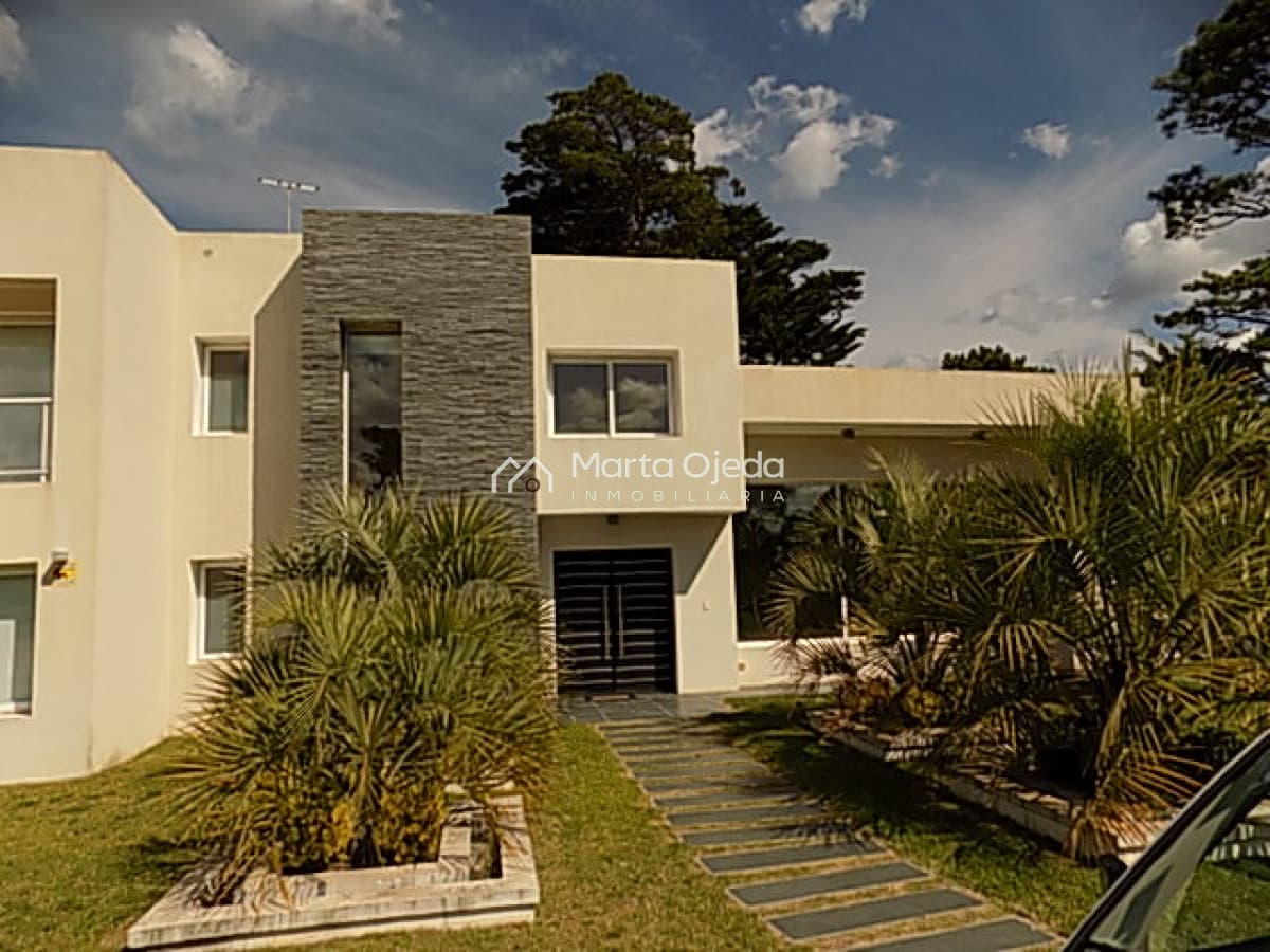 Casa ID.38473 - Chalet Moderno en barrio privado