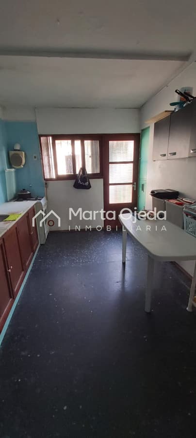 Casa ID.40660 - Casa a  solo 6 cuadras del centro , cuatro dormitorios y dos baños
