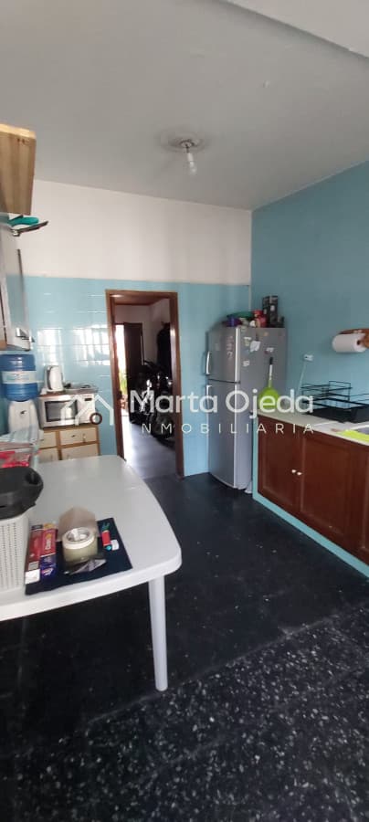 Casa ID.40660 - Casa a  solo 6 cuadras del centro , cuatro dormitorios y dos baños