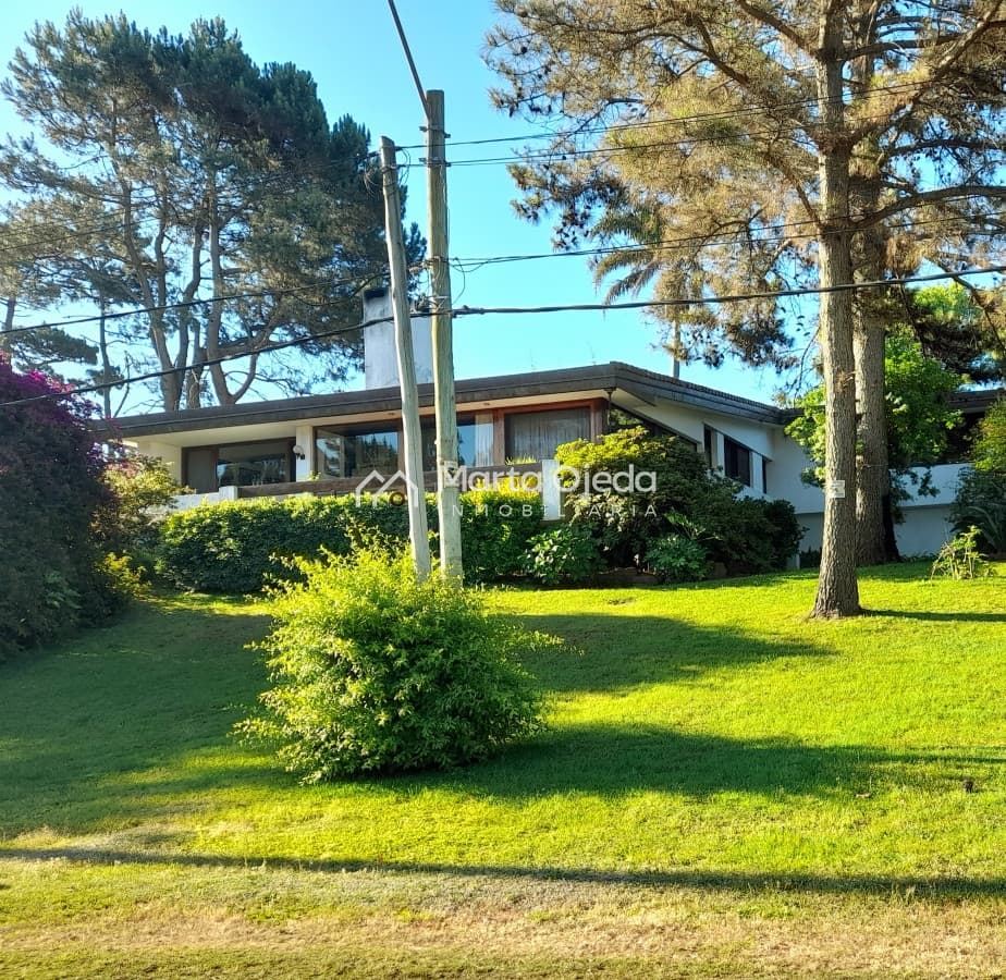 Espectacular residencia a 200 m del mar  -
