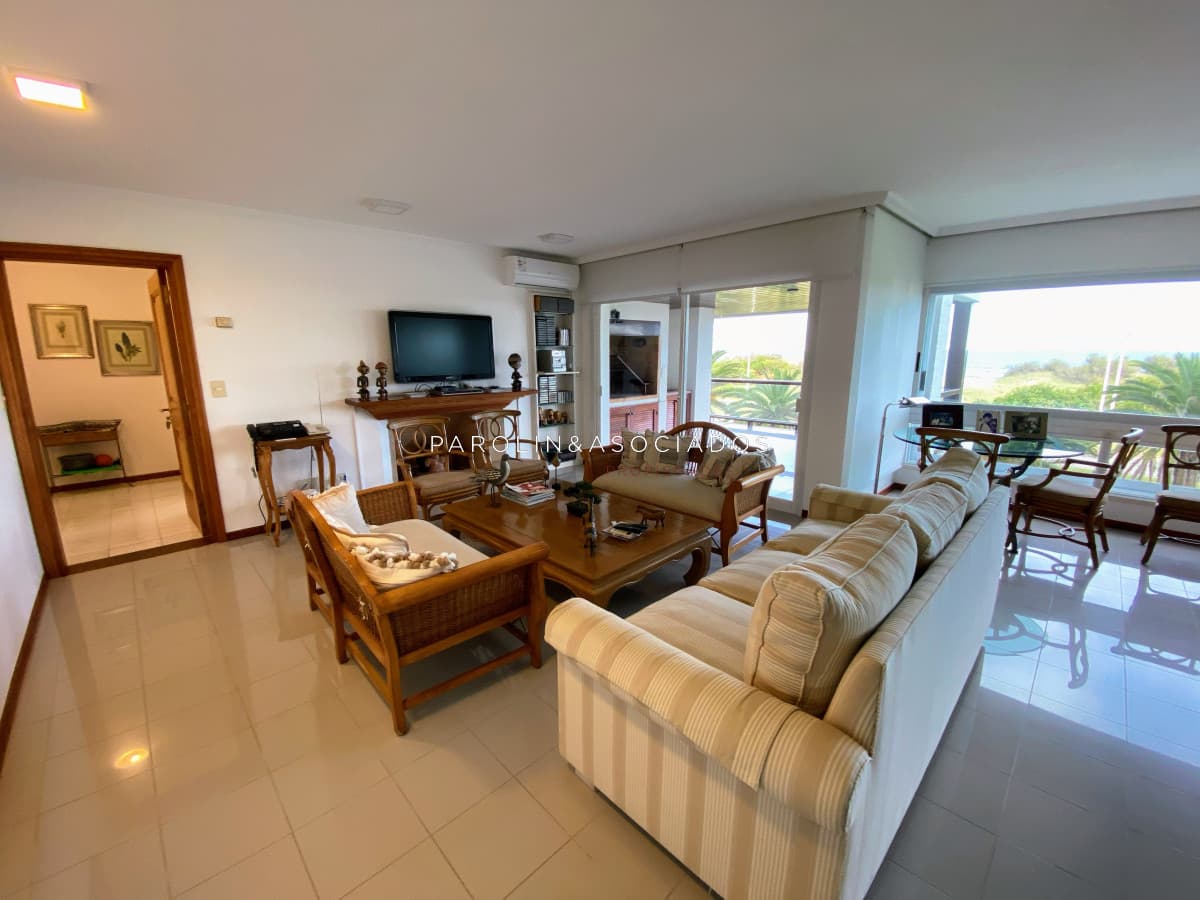 Oportunidad , Punta del Este , Brava frente al mar