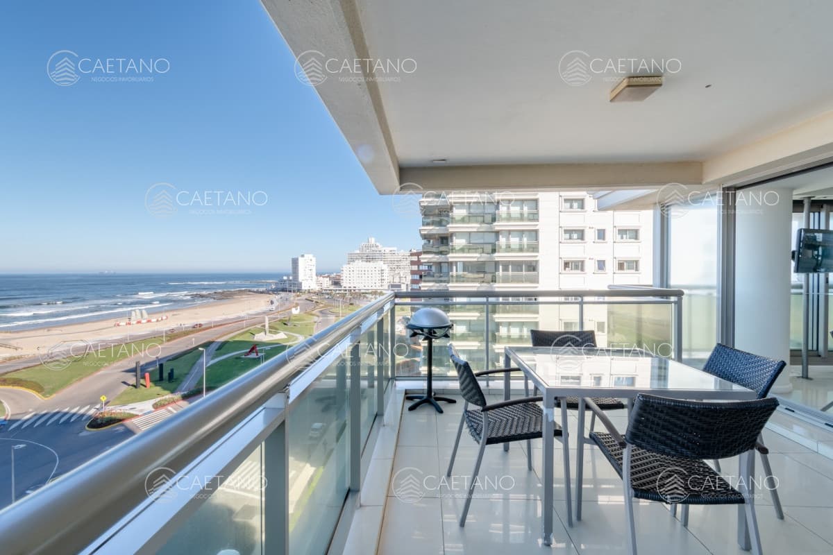 Venta apartamento 4 dormitorios. Playa brava, Punta del Este