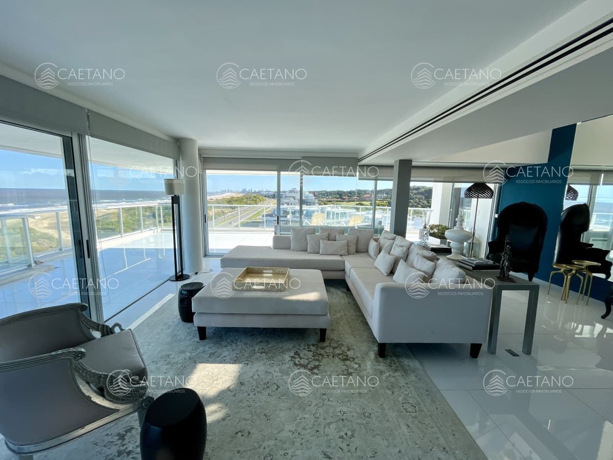 Venta apartamento 4 dormitorios. Playa brava, Punta del Este