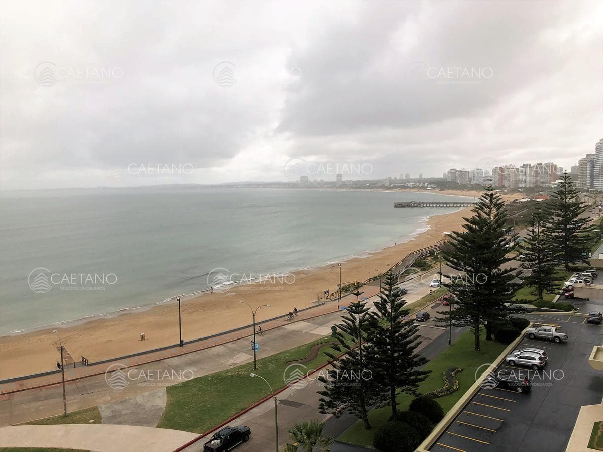 Venta apartamento 4 dormitorios, Playa Mansa - Punta del Este