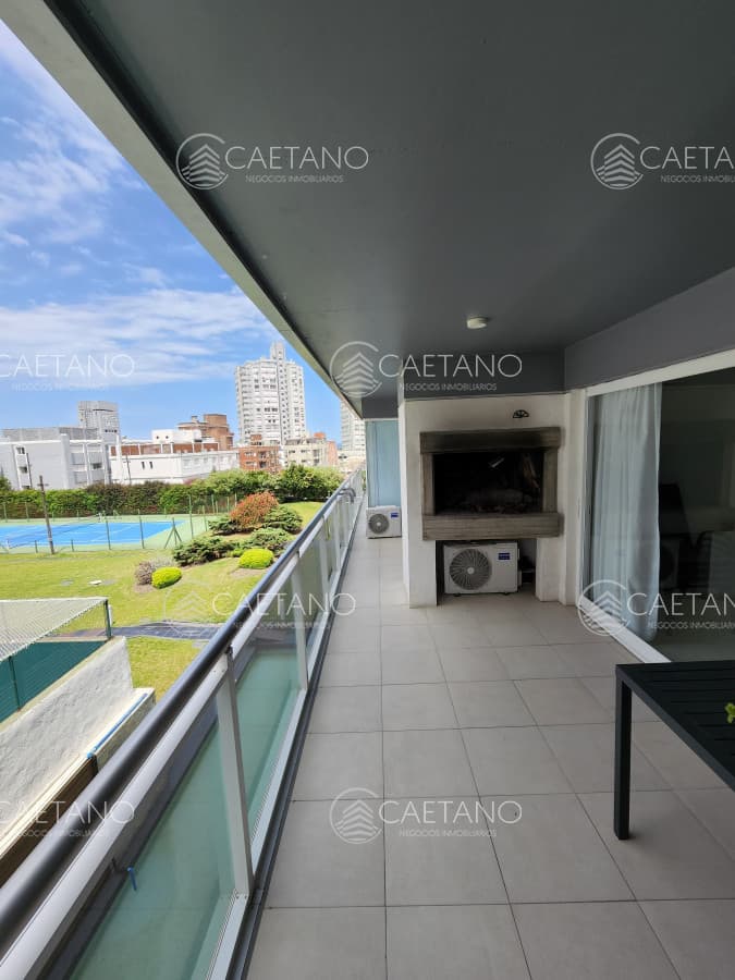 Venta apartamento 3 dormitorios, punta del este, playa brava
