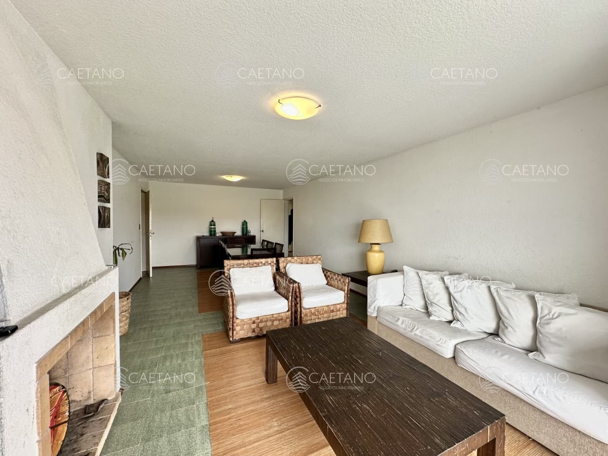 Venta Departamento - 3 Dormitorios 3 Baños - Primera linea Playa Mansa