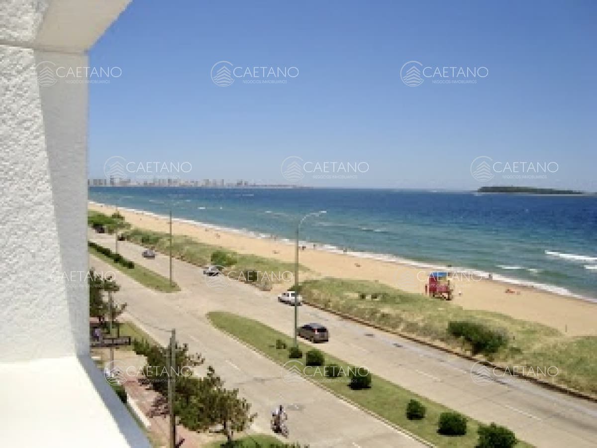 Venta apartamento 2 dormitorios Playa Mansa - Punta del Este