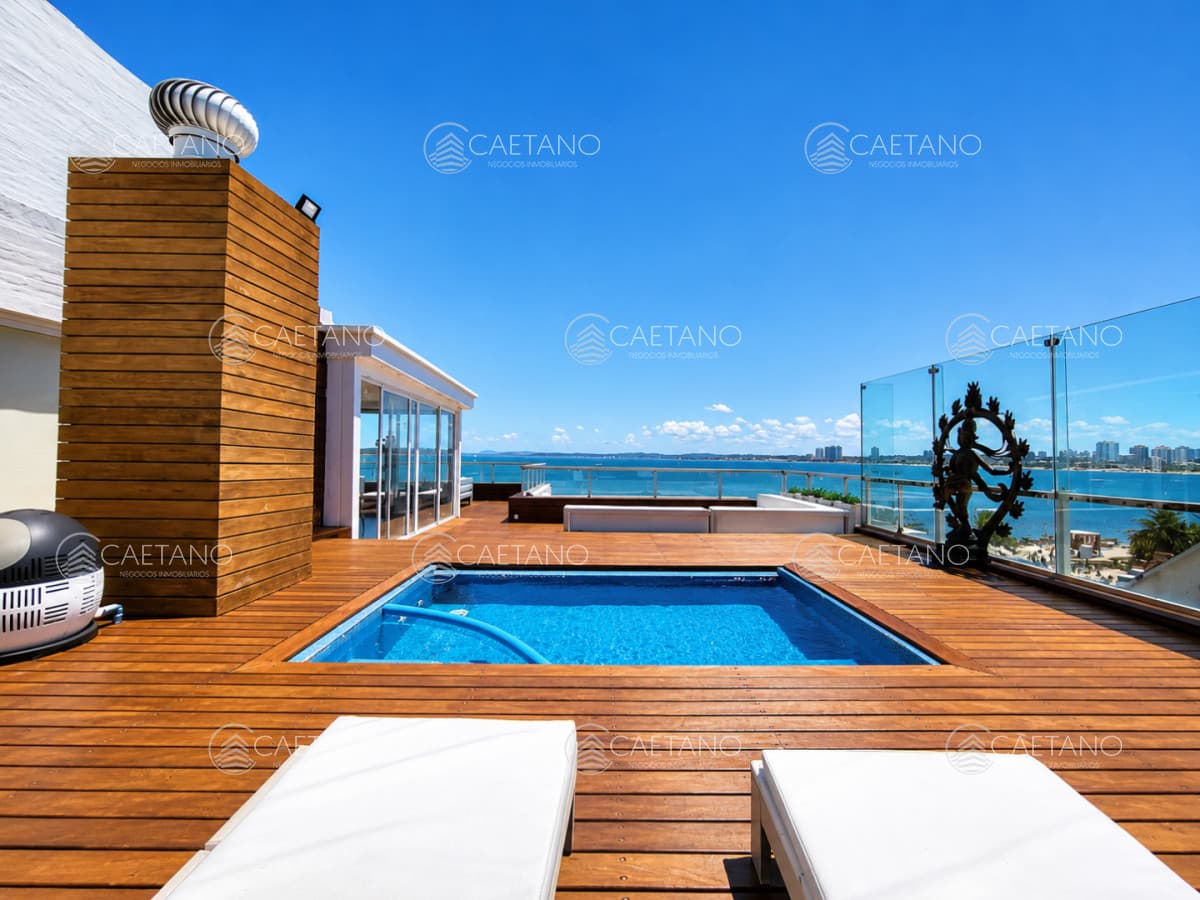 Venta apartamento 3 dormitorios. Peninsula, Punta del Este.