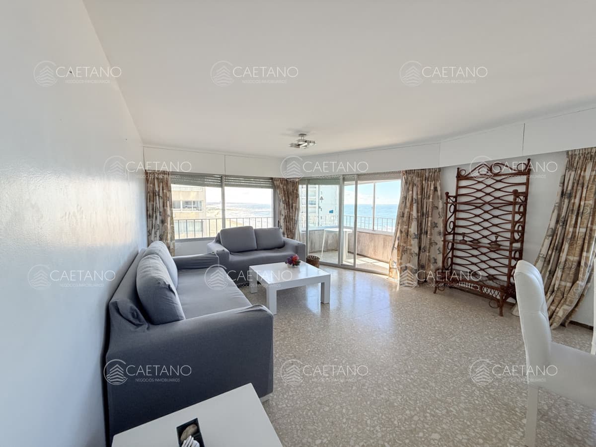 Venta apartamento 2 dormitorios, con vista panorámica, Playa Brava - Punta del Este