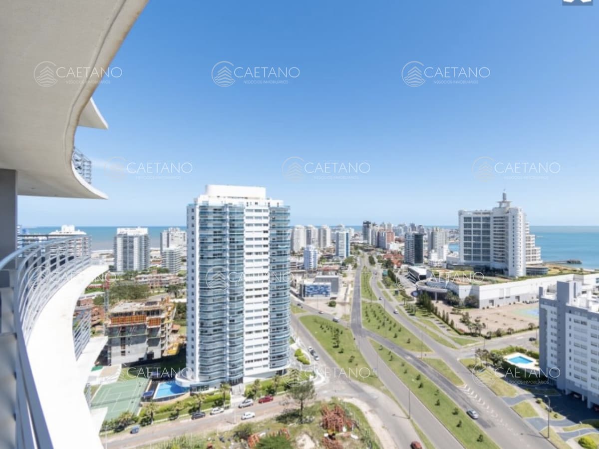 Venta apartamento 2 dormitorios. Playa mansa, Punta del Este