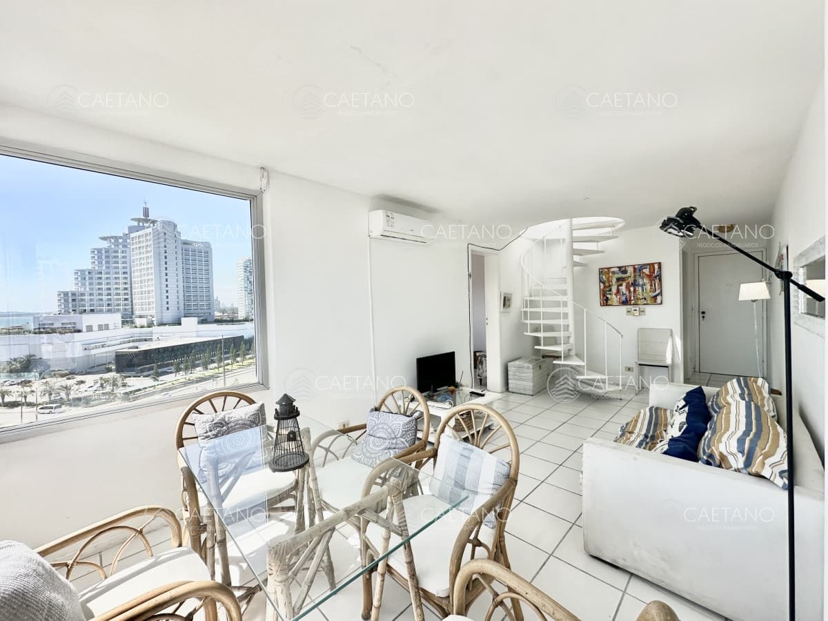Venta Penthouse - 1 dormitorio y medio + Parrillero - Punta Del Este