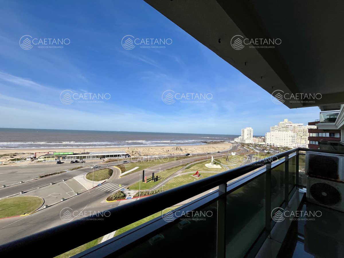 Venta apartamento de 3 dormitorios, Playa Brava
