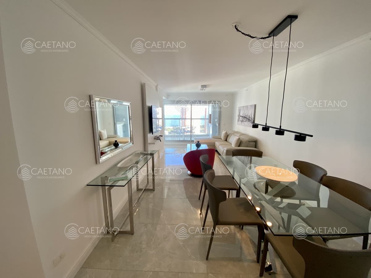 Venta apartamento 2 dormitorios Playa mansa Punta del Este