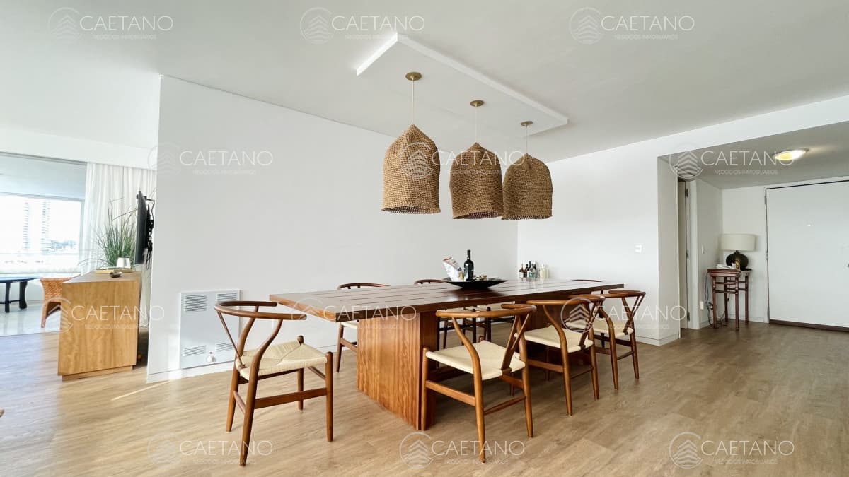 Venta apartamento 3 dormitorios Playa Brava - Punta del Este