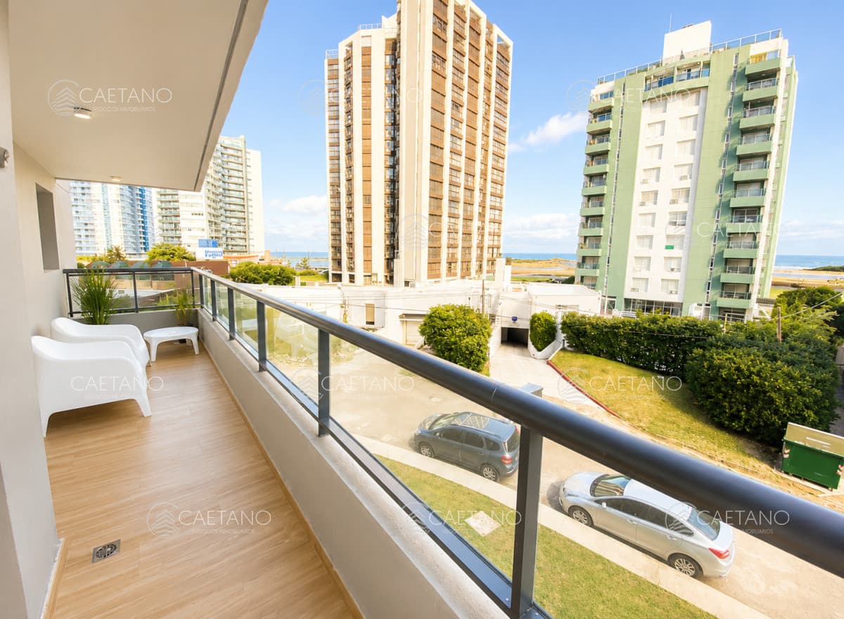 VENTA DE APARTAMENTO 2 DORMITORIOS PLAYA BRAVA  PUNTA DEL ESTE