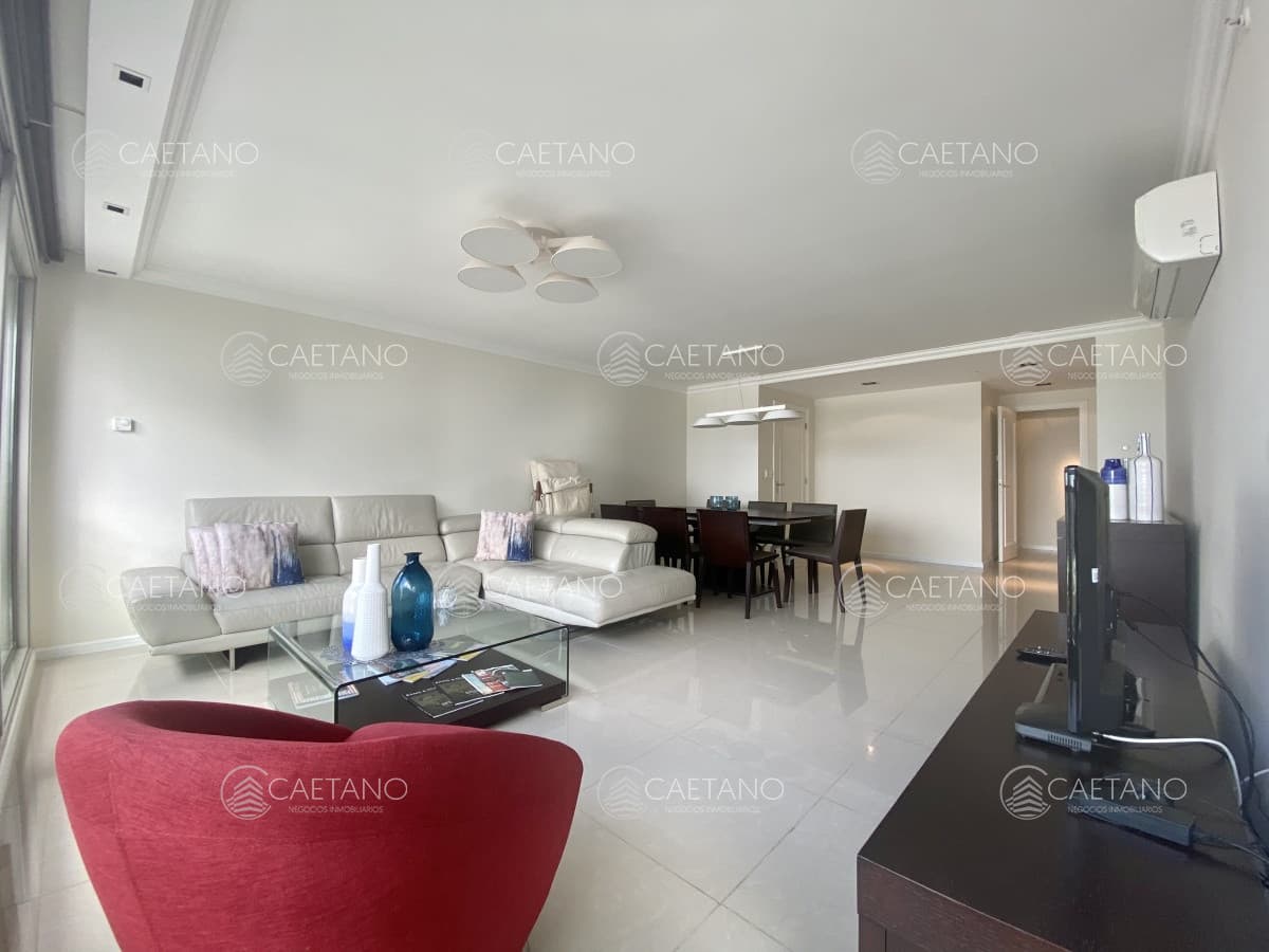 Venta apartamento 3 dormitorios torre Imperiale Punta del Este