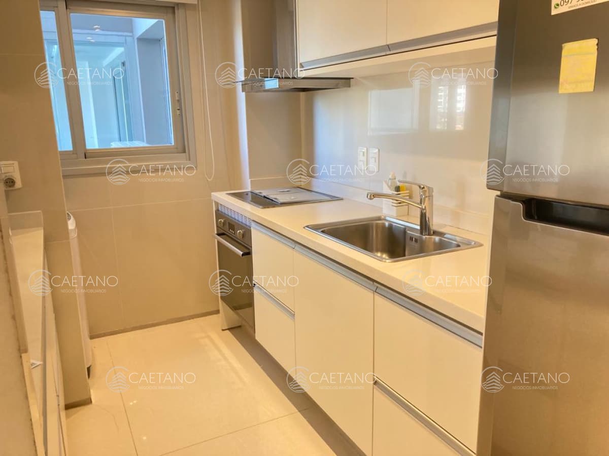 Venta de apartamento 2 dormitorios, a 100 metros del mar, playa Mansa