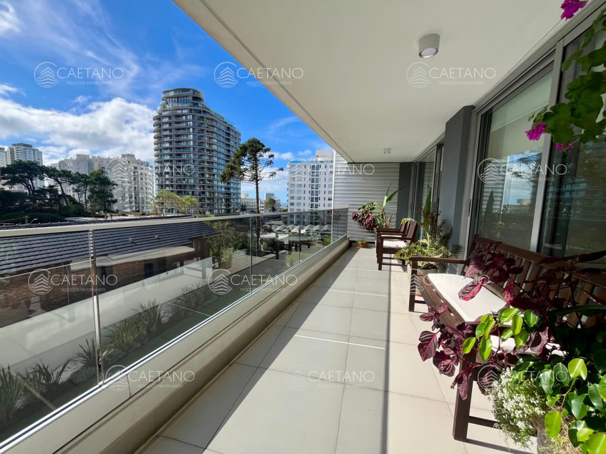Apartamento en venta 3 dormitorios- Playa Brava - Punta del Este
