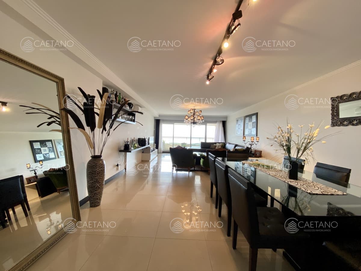 Venta apartamento 3 dormitorios playa brava Punta del Este