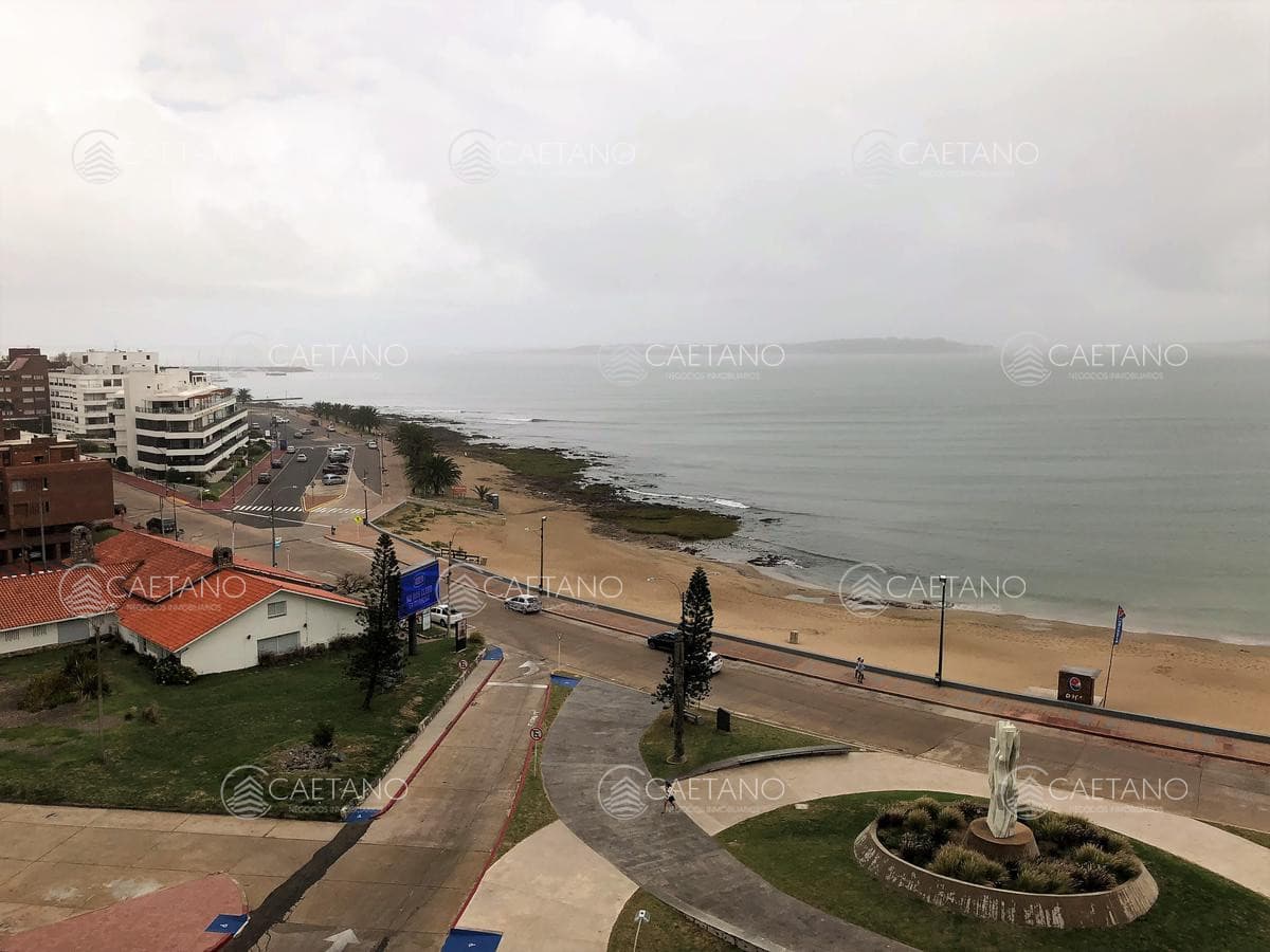 Venta apartamento 4 dormitorios, Playa Mansa - Punta del Este