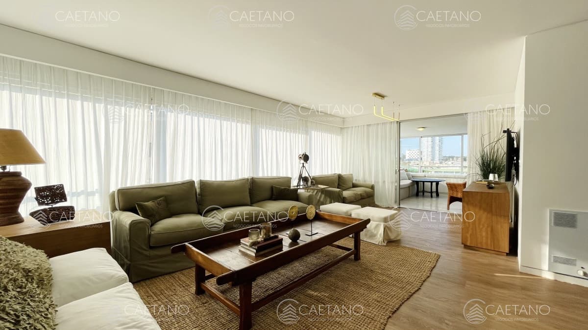 Venta apartamento 3 dormitorios Playa Brava - Punta del Este