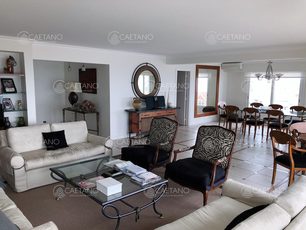 Venta apartamento 4 dormitorios, Playa Mansa - Punta del Este