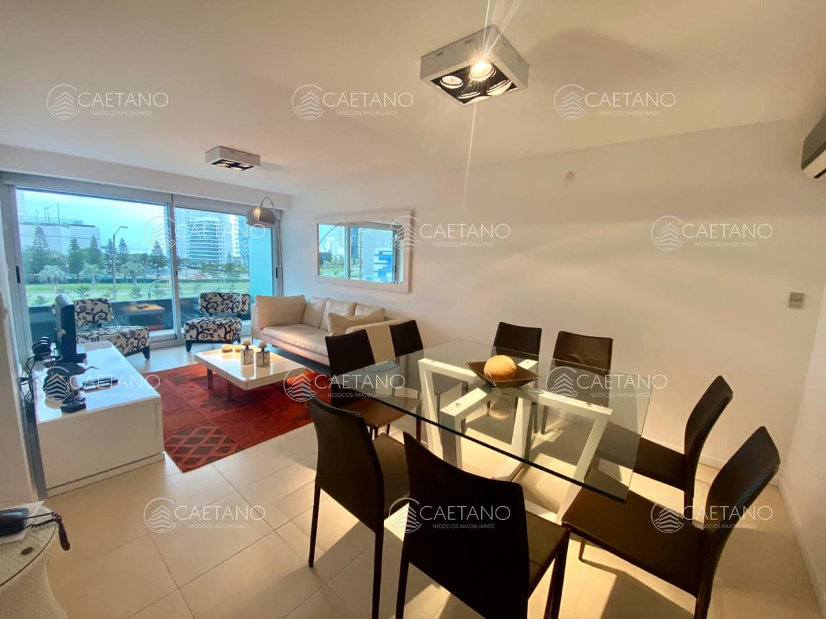 Comodo apartamento de 3 dormitorios en torre de categoria