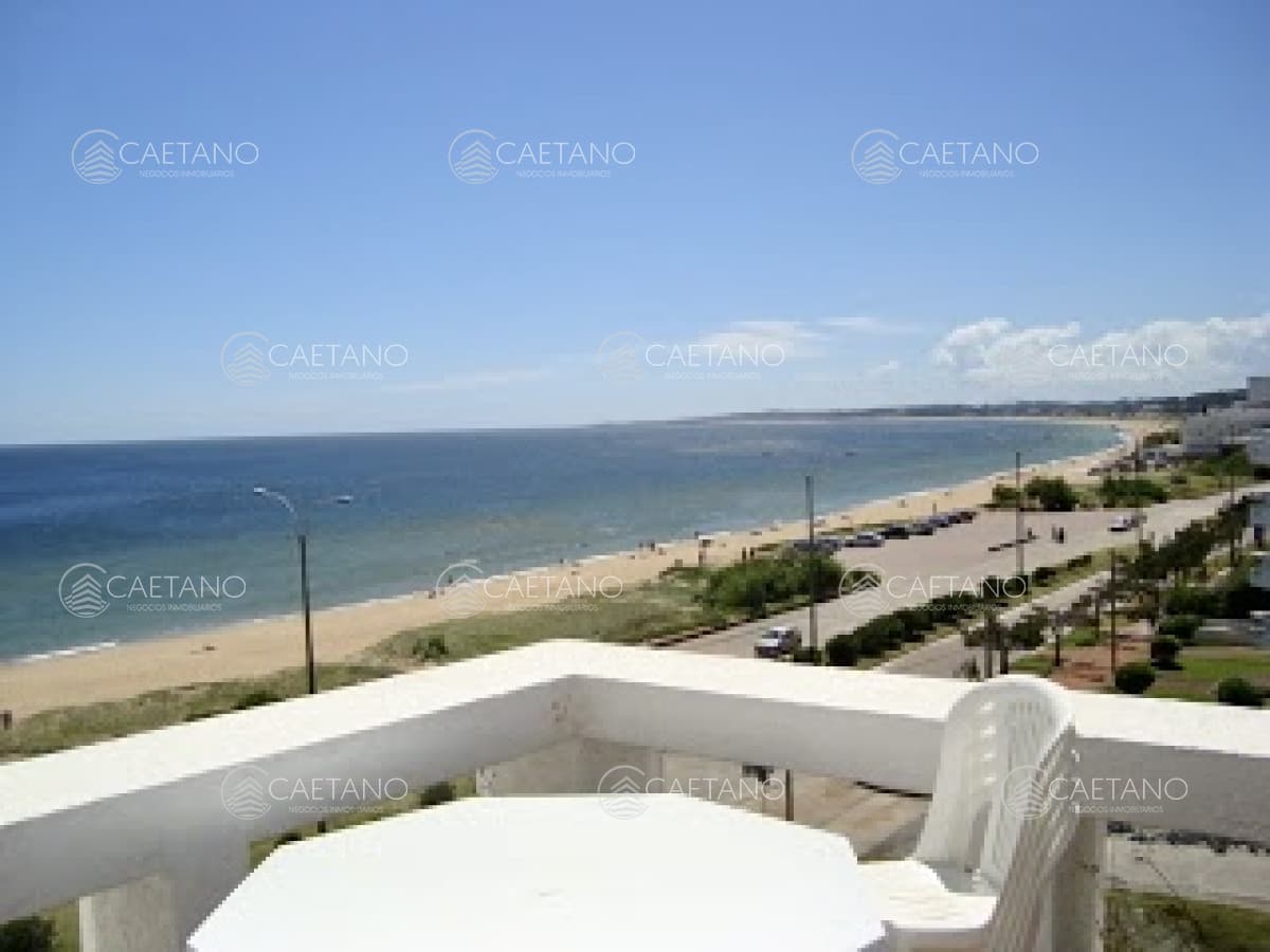 Venta apartamento 2 dormitorios Playa Mansa - Punta del Este