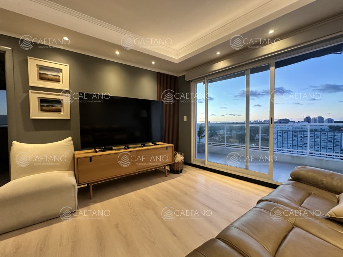 Venta apartamento 3 dormitorios. Punta del Este.