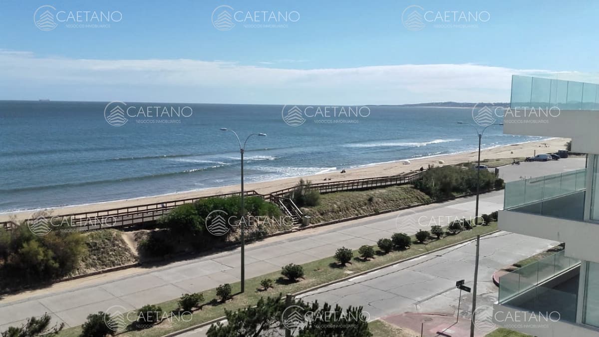 Venta apartamento 2 dormitorios Playa Mansa - Punta del Este