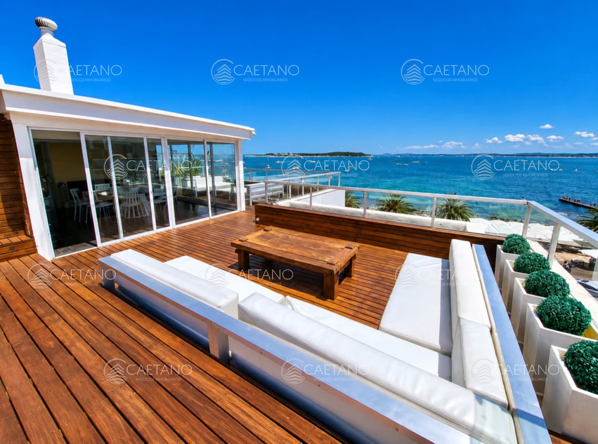 Venta apartamento 3 dormitorios. Peninsula, Punta del Este.