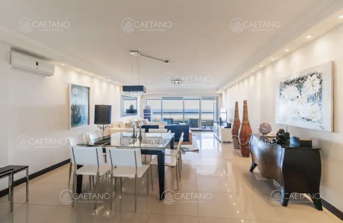 Alquiler apartamento en Punta del Este con espectacular vista al Mar - 4 dormitorios