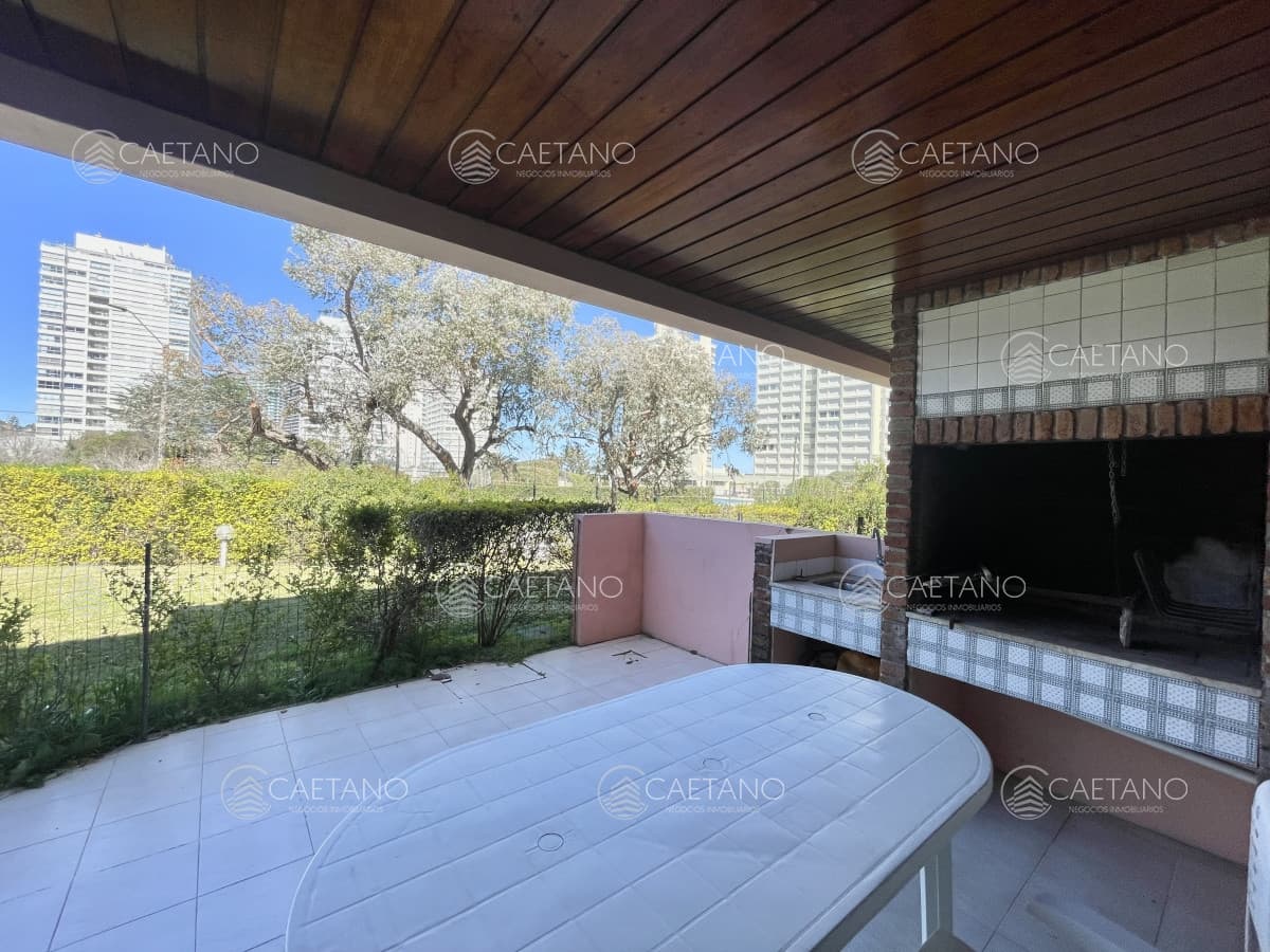 Venta Oportunidad Departamento - 3 dormitorios - Playa Mansa - Punta Del Este