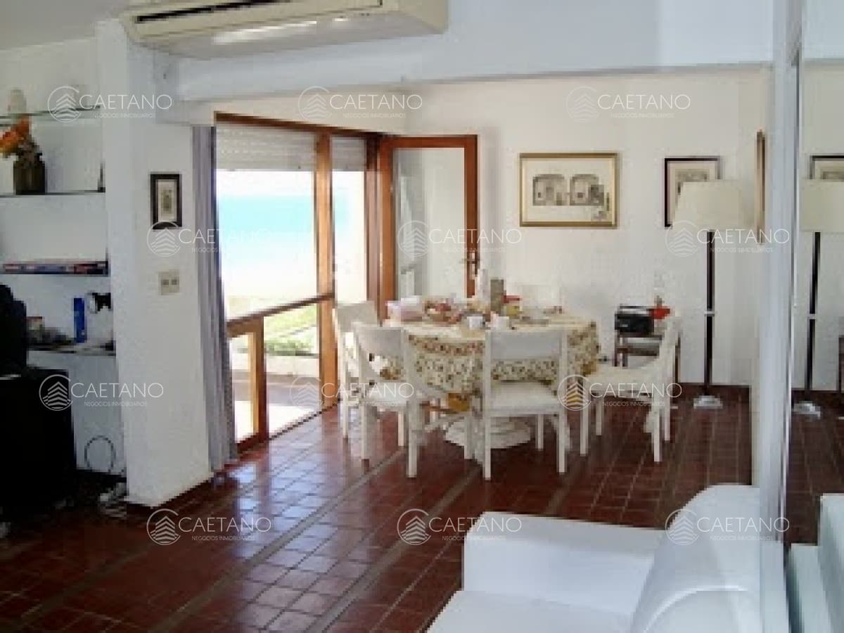 Venta apartamento 2 dormitorios Playa Mansa - Punta del Este