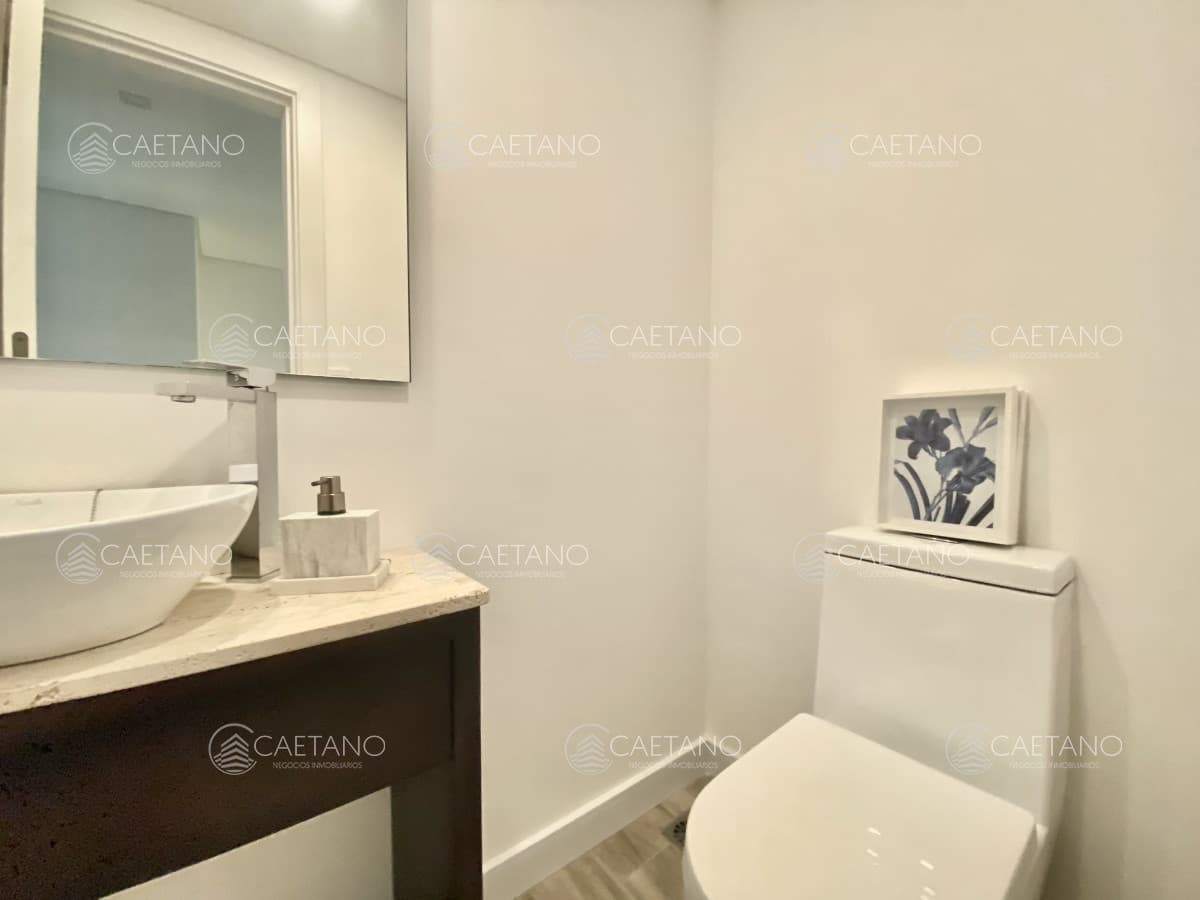 VENTA APARTAMENTO 3 DORMITORIOS. PLAYA BRAVA, PUNTA DEL ESTE