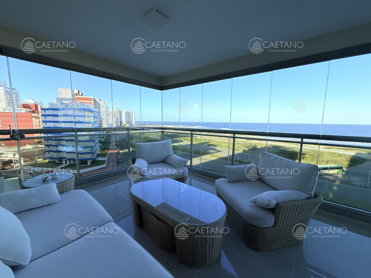 Venta apartamento 3 dormitorios mas dependencia - Playa Brava - Punta del Este
