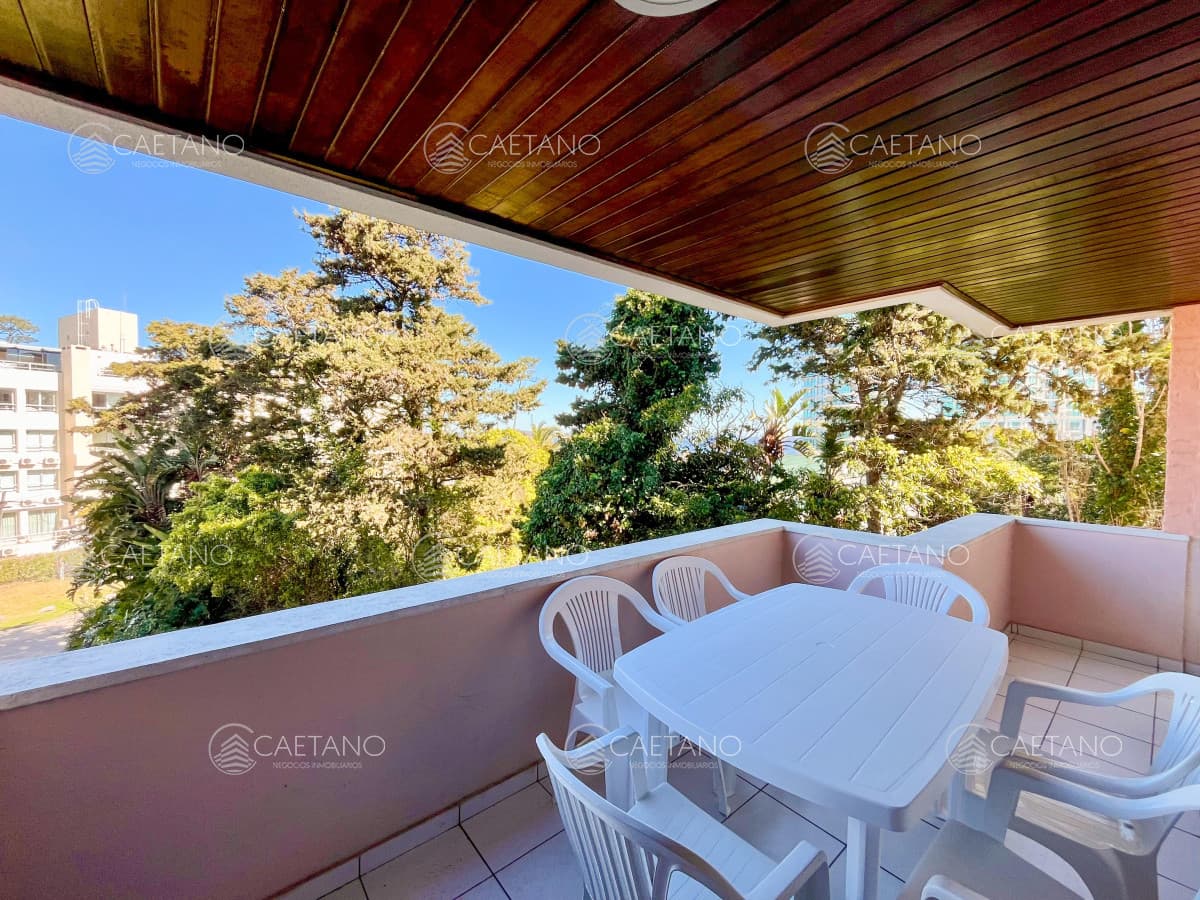 Venta apartamento 3 dormitorios. Playa mansa, Punta del Este