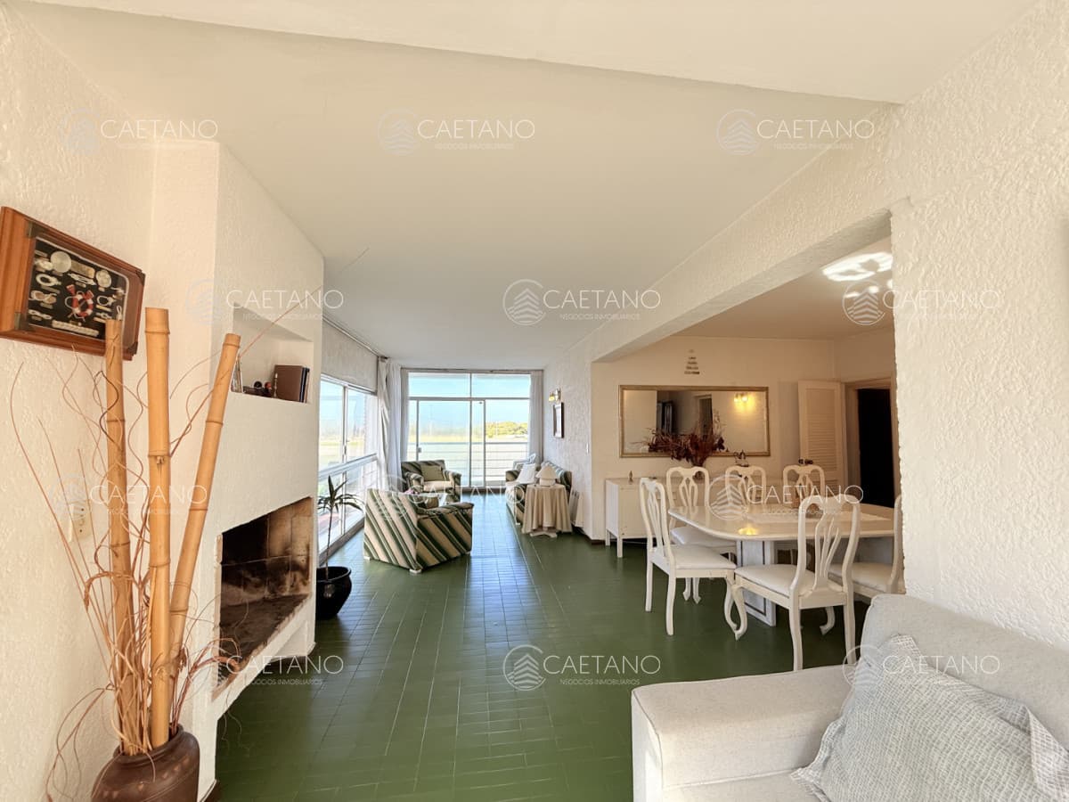 Venta apartamento 2 dormitorios frente al mar - Playa Brava