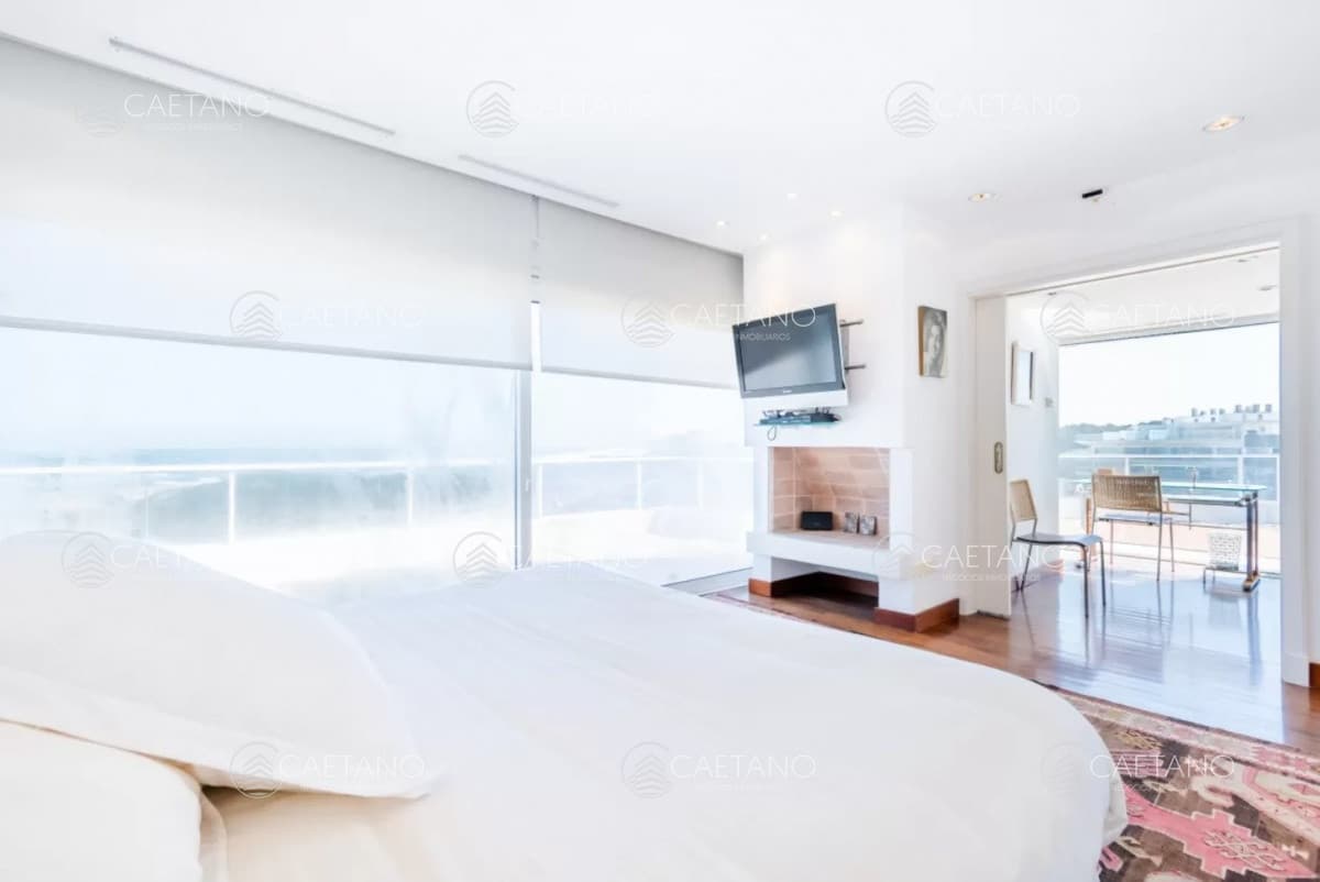 Venta duplex 4 dormitorios playa brava Punta del Este