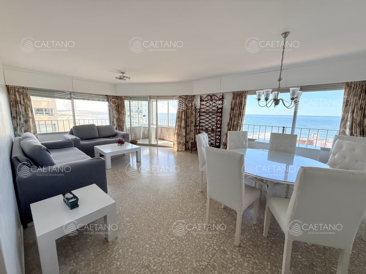 Venta apartamento 2 dormitorios, con vista panorámica, Playa Brava - Punta del Este