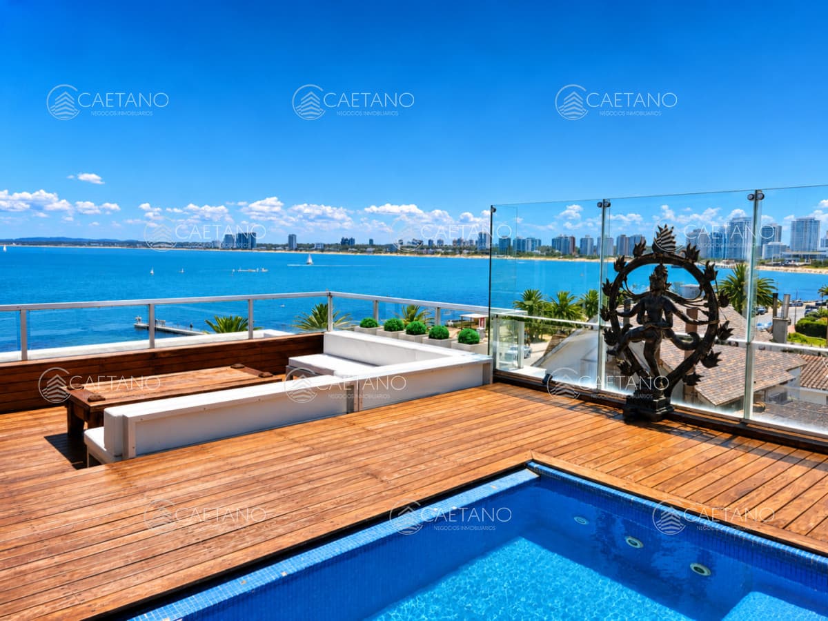 Venta apartamento 3 dormitorios. Peninsula, Punta del Este.