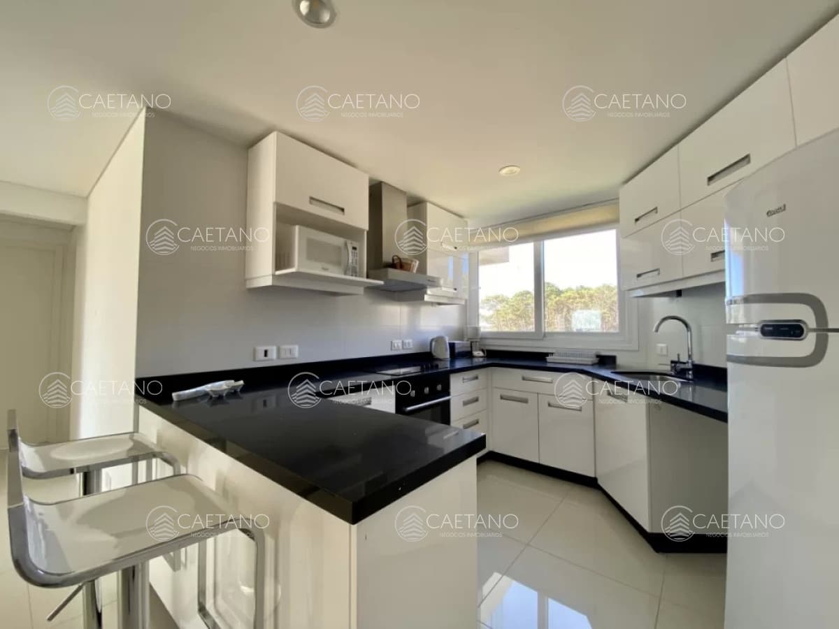 Venta apartamento 2 dormitorios playa mansa Punta del Este
